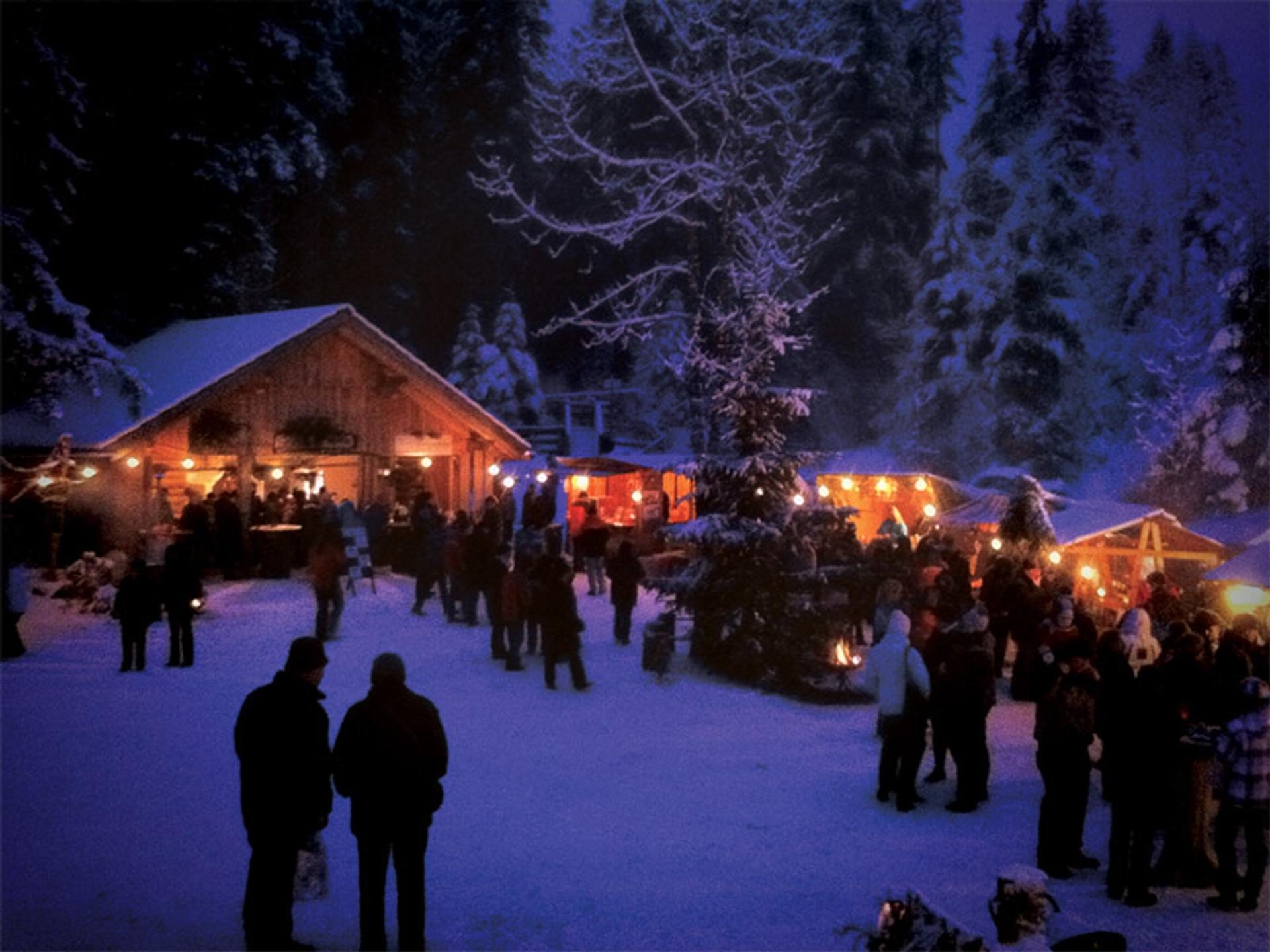 Stille Zeit am Hallstättersee: Advent, Krampus & Therme
