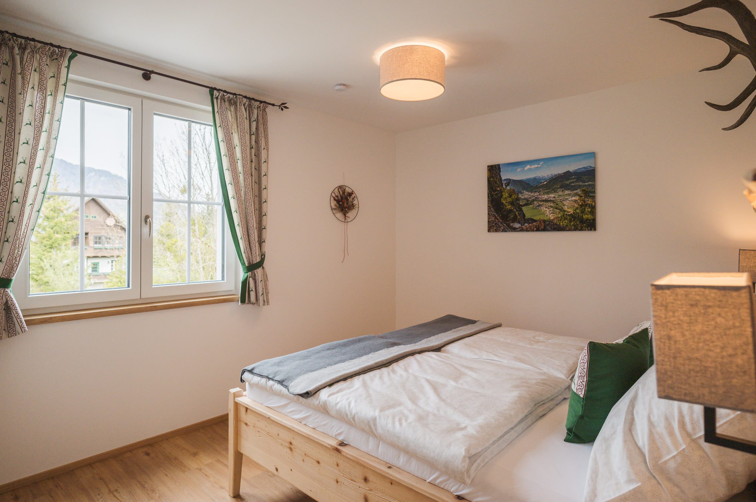 Wilderer-Wohnung: zweites Schlafzimmer mit Doppelbett