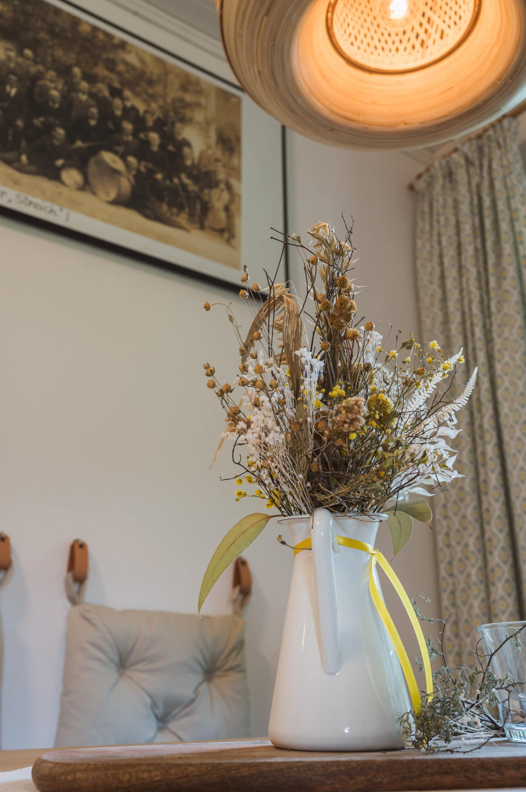 Trockenblumen mit historischem Musikkapellen-Foto